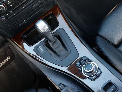 Used 2011 BMW 335i Convertible image 39