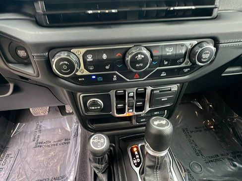 Used 2025 Jeep Wrangler Backcountry image 33