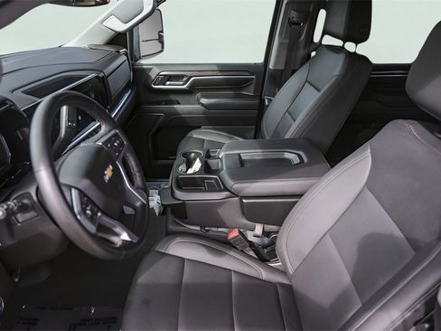 Used 2025 Chevrolet Silverado 2500 LTZ image 12
