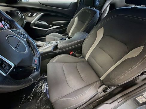 Used 2018 Chevrolet Camaro SS RWD image 10