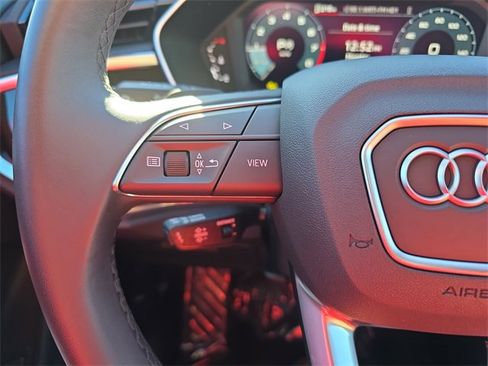 Certified 2025 Audi Q3 2.0T Premium image 17