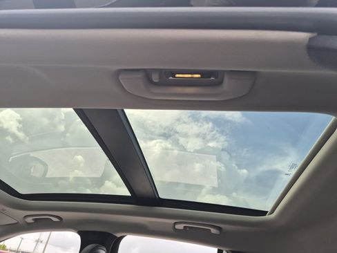Certified 2025 Mercedes-Benz GLC 350e 4MATIC image 17