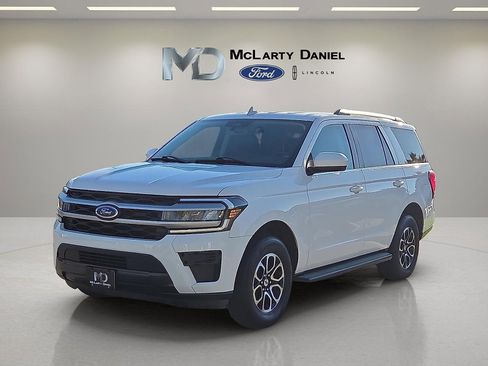 Certified 2024 Ford Expedition XLT image 2