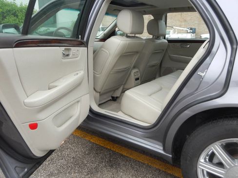 Used 2007 Cadillac DTS Luxury II FWD image 29