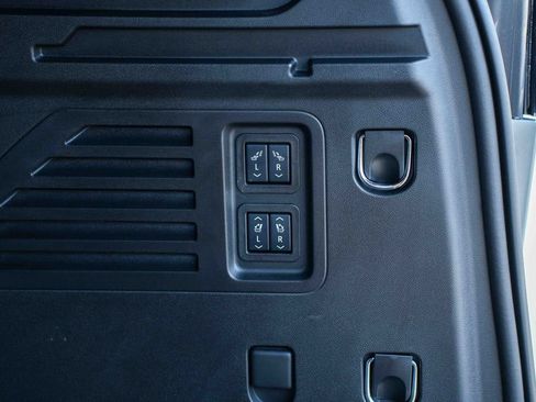 Used 2026 Chevrolet Traverse RS AWD/4WD image 12