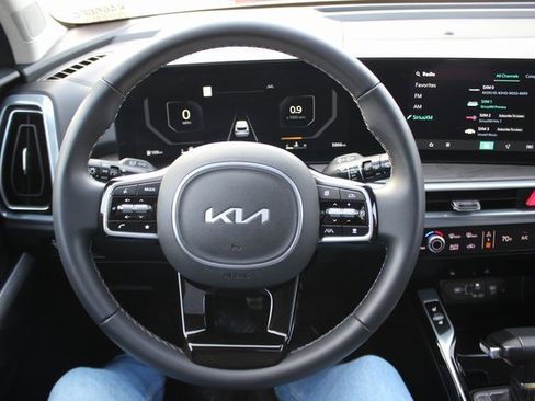 Used 2025 Kia Sorento SX image 15