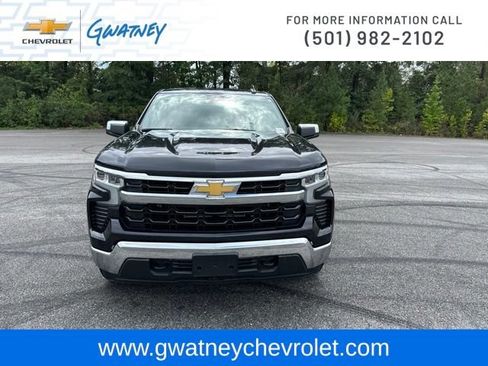 Used 2023 Chevrolet Silverado 1500 LT AWD/4WD image 2