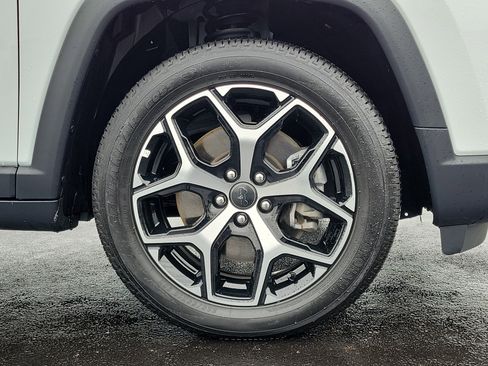 Used 2025 Jeep Compass Limited AWD/4WD image 5