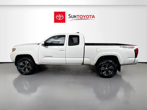 Used 2017 Toyota Tacoma TRD Sport w/ Tow Package (A/T) AWD/4WD image 7