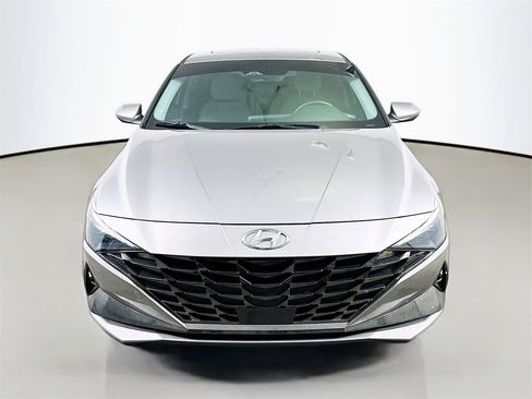 Used 2023 Hyundai Elantra Limited image 2