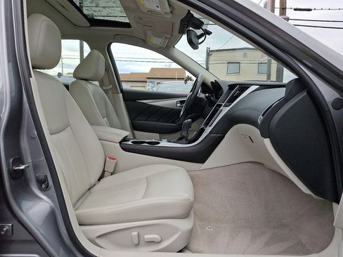 Used 2019 INFINITI Q50 Luxe w/ Essential Package (3.0T Luxe) image 13