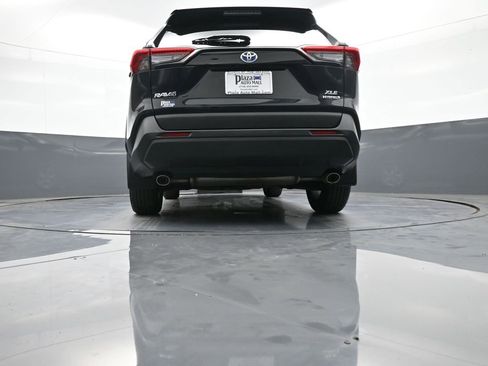 Certified 2024 Toyota RAV4 XLE image 32
