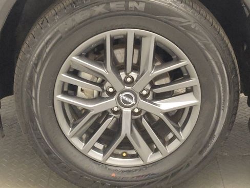 Used 2023 Nissan Rogue S image 31