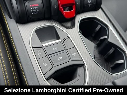 Used 2023 Lamborghini Urus Performante AWD/4WD image 36