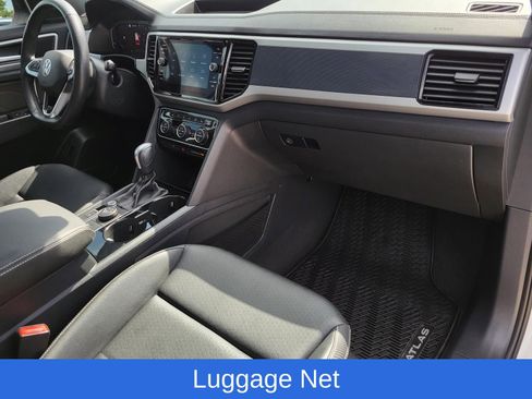 Used 2023 Volkswagen Atlas Cross Sport SEL R-Line AWD/4WD image 9