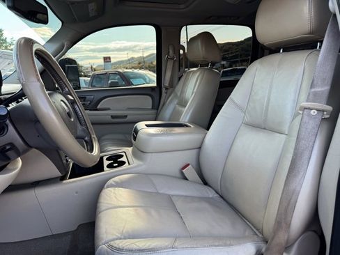 Used 2009 GMC Sierra 2500 SLT w/ SLT Convenience Package image 9