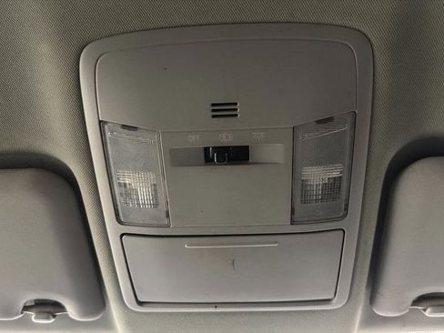 Used 2016 Toyota RAV4 LE image 17