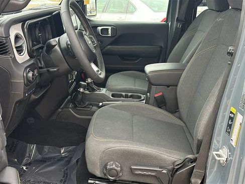Used 2025 Jeep Wrangler Unlimited Sahara w/ Safety Group AWD/4WD image 14