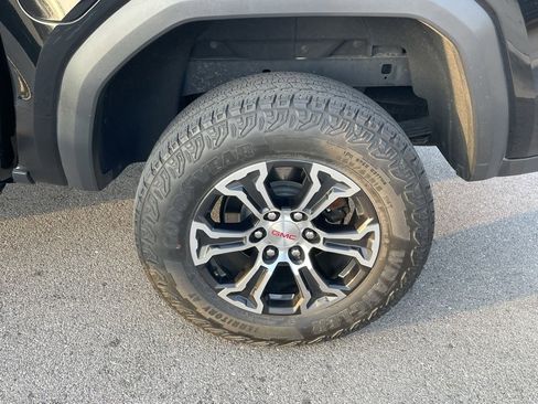 Used 2023 GMC Canyon AT4 w/ Technology Package image 30