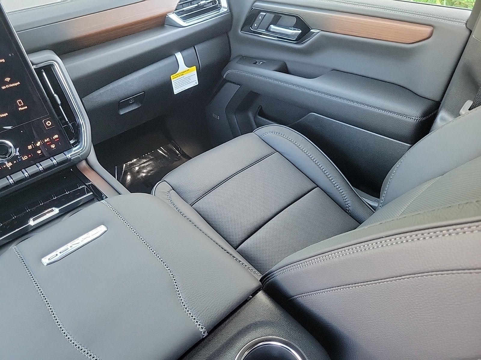 New 2026 GMC Yukon Denali RWD image 14