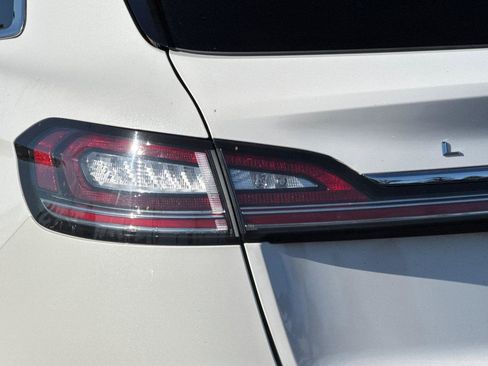 Used 2023 Lincoln Nautilus Reserve w/ Luxury Package image 30