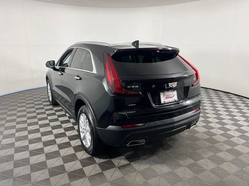 Used 2023 Cadillac XT4 Luxury w/ Cold Weather Package AWD/4WD image 5