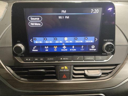 Used 2024 Nissan Altima 2.5 SV FWD image 25