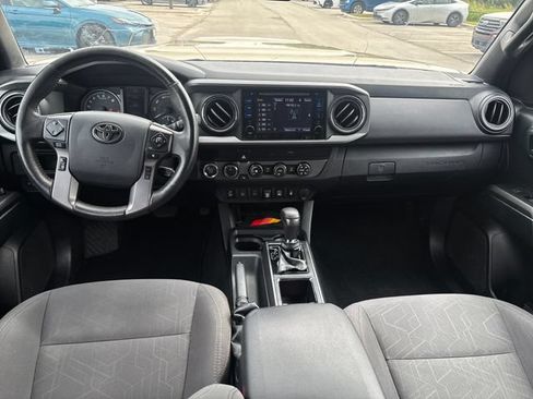 Used 2019 Toyota Tacoma TRD Sport w/ Technology Package AWD/4WD image 9