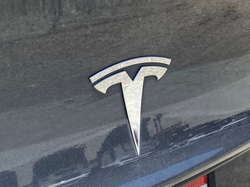 Used 2018 Tesla Model 3 Mid Range RWD image 5