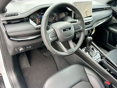 New 2026 Jeep Compass Latitude image 6