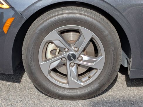 Used 2022 Kia K5 LXS image 10