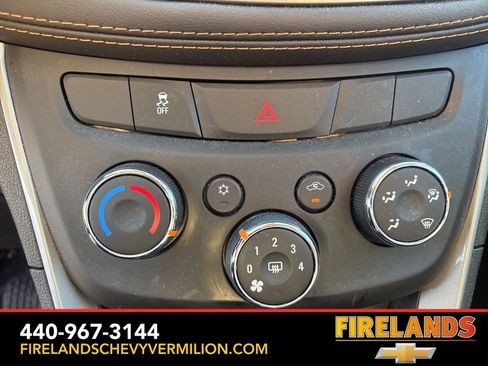 Used 2022 Chevrolet Trax LT w/ Driver Confidence Package image 18