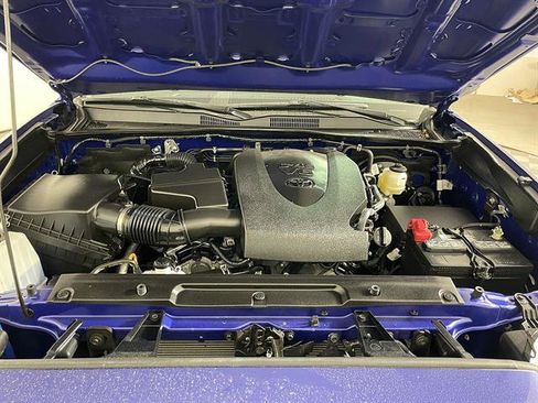 Certified 2023 Toyota Tacoma SR5 AWD/4WD image 19