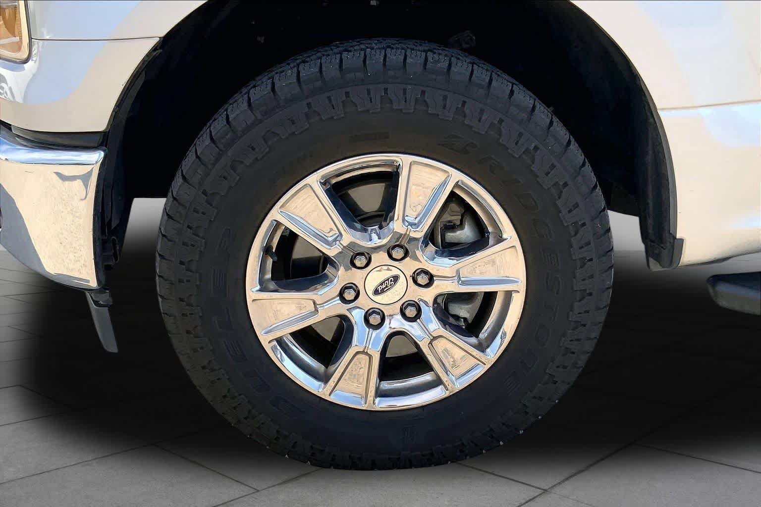 Used 2017 Ford F150 XLT w/ Equipment Group 302A Luxury AWD/4WD image 11