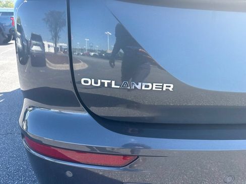 Used 2025 Mitsubishi Outlander SE FWD image 5