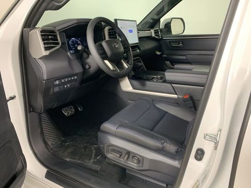 New 2026 Toyota Tundra Platinum w/ TRD Off-Road Package AWD/4WD image 33