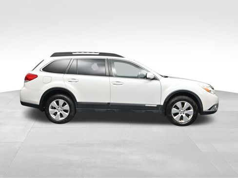 Used 2011 Subaru Outback 2.5i Limited AWD/4WD image 6
