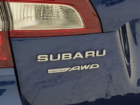 Used 2017 Subaru Outback 2.5i Limited image 12