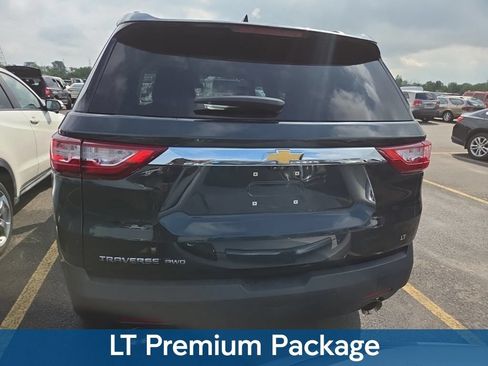 Used 2020 Chevrolet Traverse LT w/ LT Premium Package AWD/4WD image 3