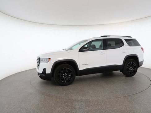 Used 2023 GMC Acadia SLE w/ Driver Convenience Package image 4