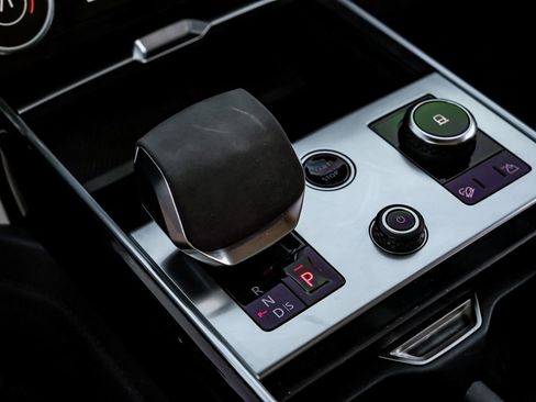 Used 2022 Land Rover Range Rover SE image 21