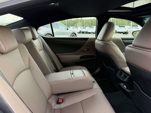 Used 2025 Lexus ES 350 Premium w/ Premium Package image 17