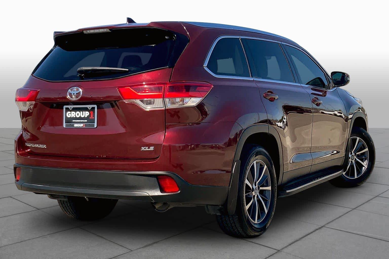Used 2019 Toyota Highlander XLE FWD image 13