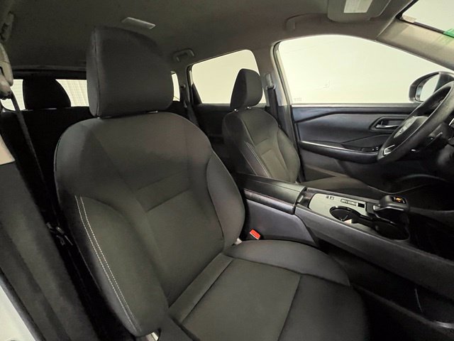 Used 2024 Nissan Rogue S FWD image 10