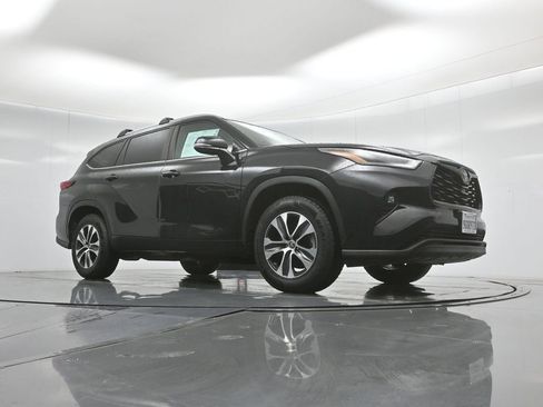 Used 2023 Toyota Highlander XLE image 51