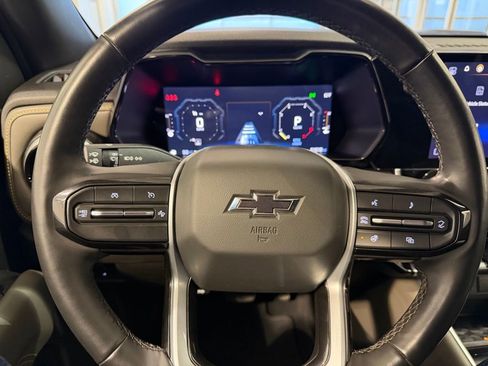 Used 2024 Chevrolet Colorado ZR2 w/ ZR2 Convenience Package III image 19