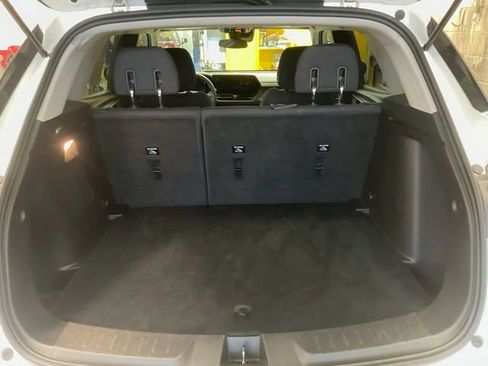 Used 2025 Chevrolet TrailBlazer LT AWD/4WD image 28