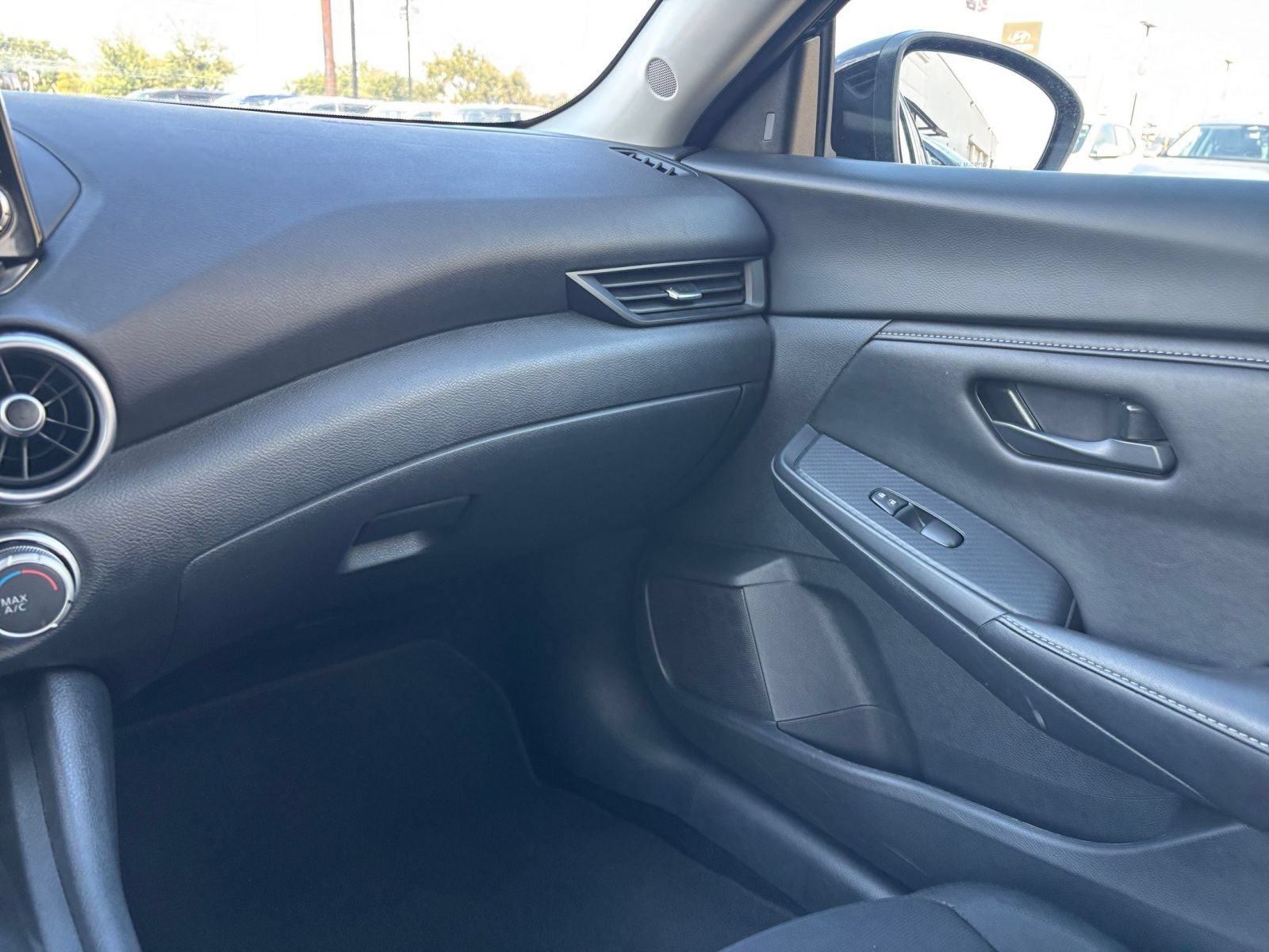 Used 2025 Nissan Sentra S FWD image 32