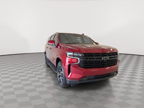 Used 2023 Chevrolet Suburban RST w/ Luxury Package image 3