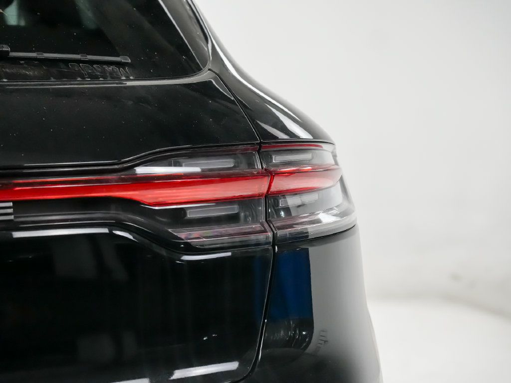 Used 2026 Porsche Macan AWD/4WD image 12